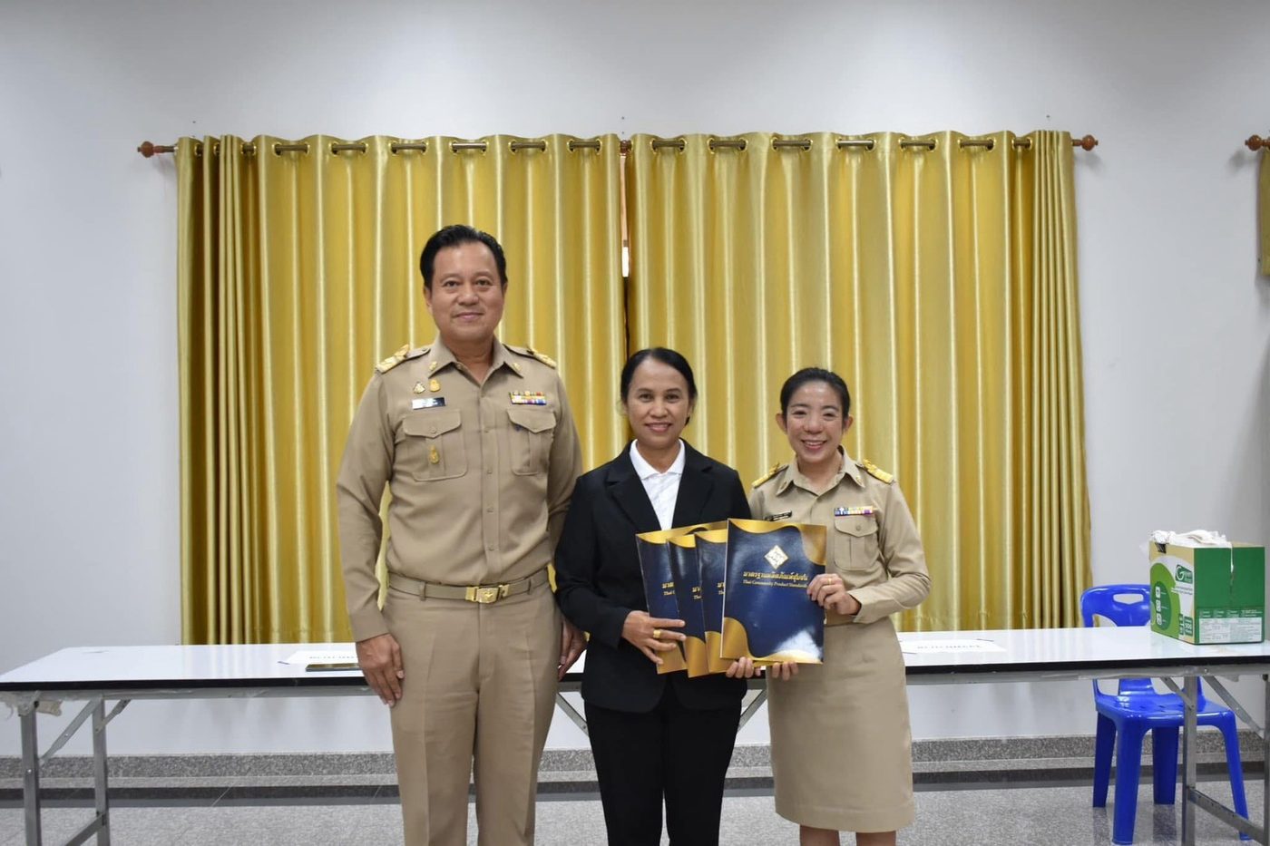 ตัวแทนบริษัทรับมอบเอกสารมาตรฐานผลิตภัณฑ์ชุมชน (มผช.)