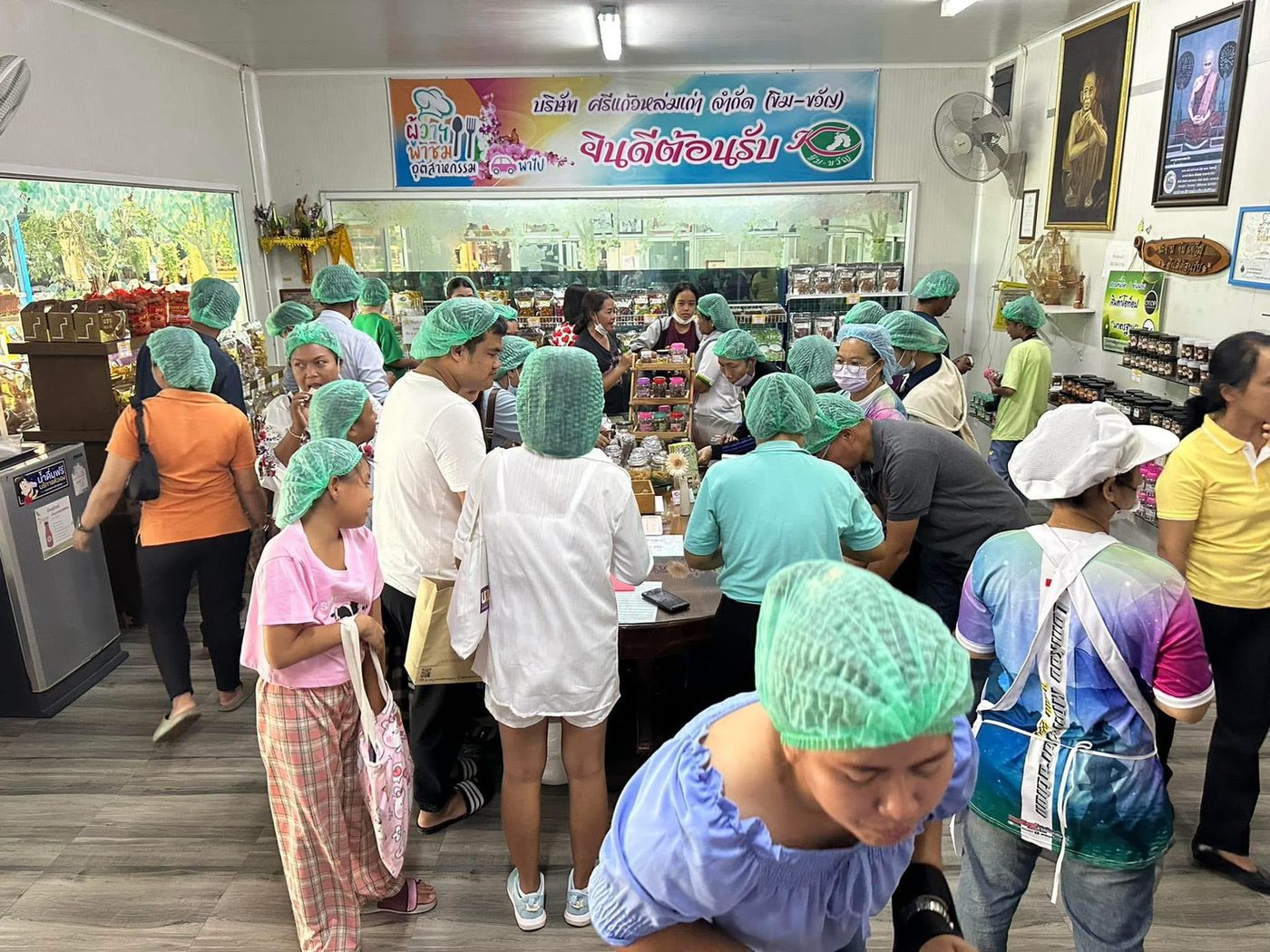 บรรยากาศจริงภายในร้าน/พื้นที่จำหน่ายของบริษัท